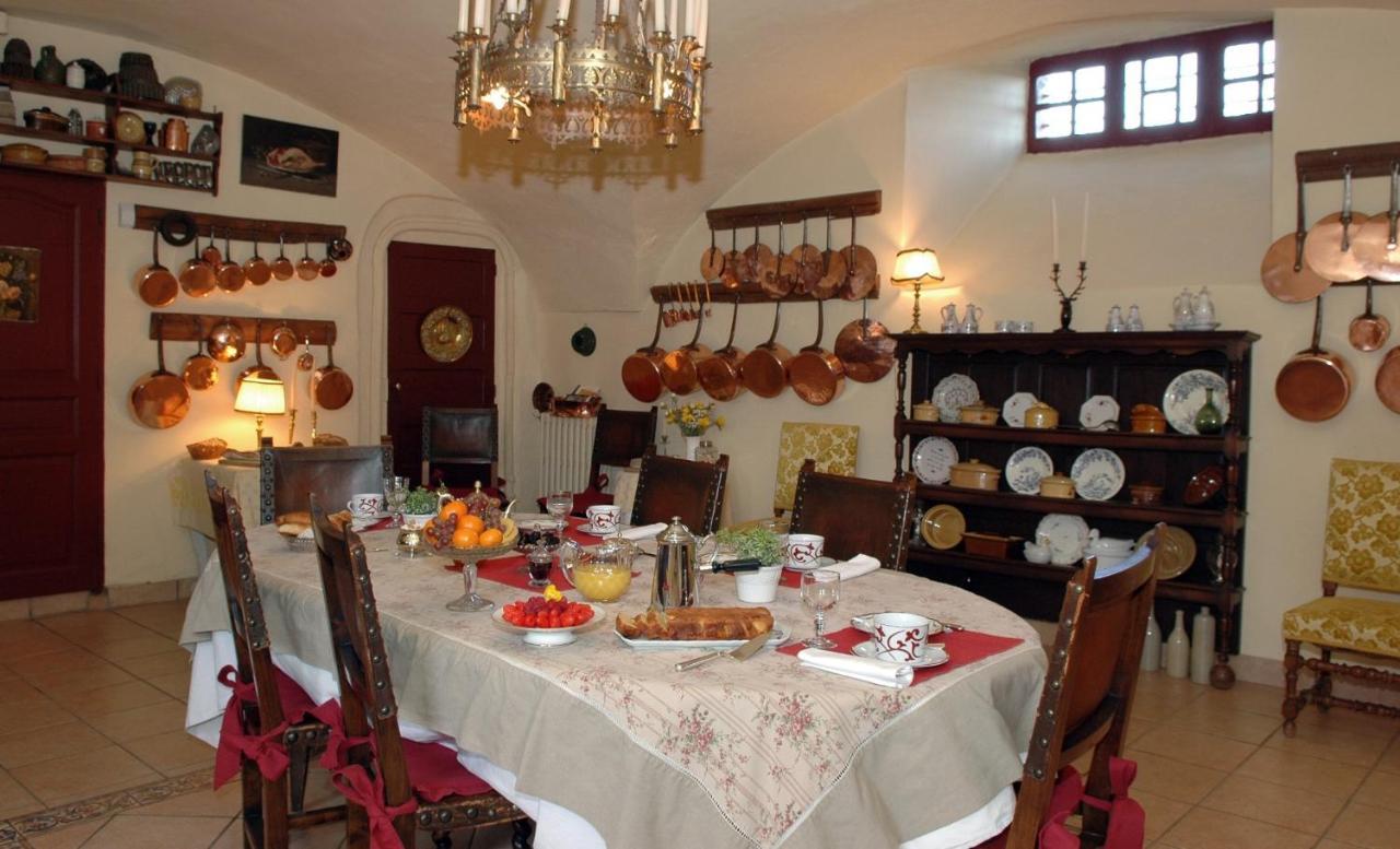 Chateau Royal De Saint-Saturnin 레스토랑 사진