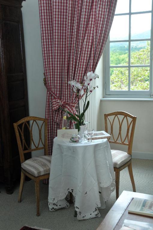 Chateau Royal De Saint-Saturnin 객실 사진
