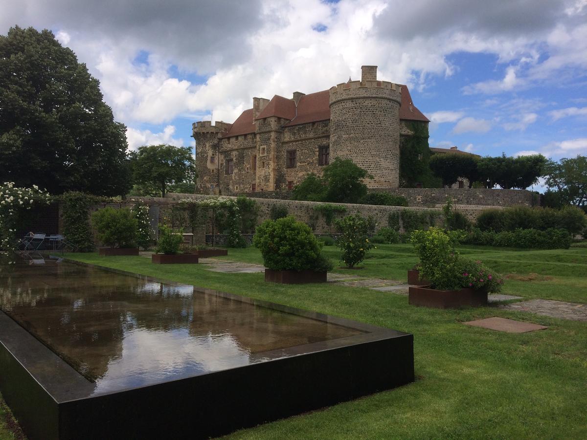 Chateau Royal De Saint-Saturnin 외부 사진